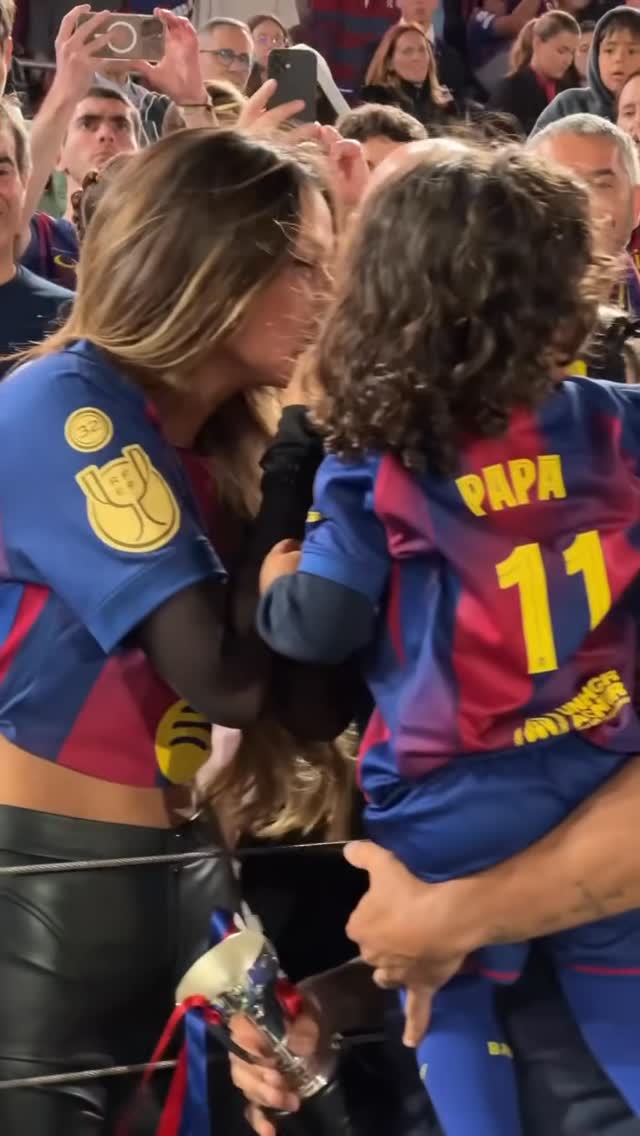 Sempre contigo papai.❤️
CAMPEONES❤️💙
