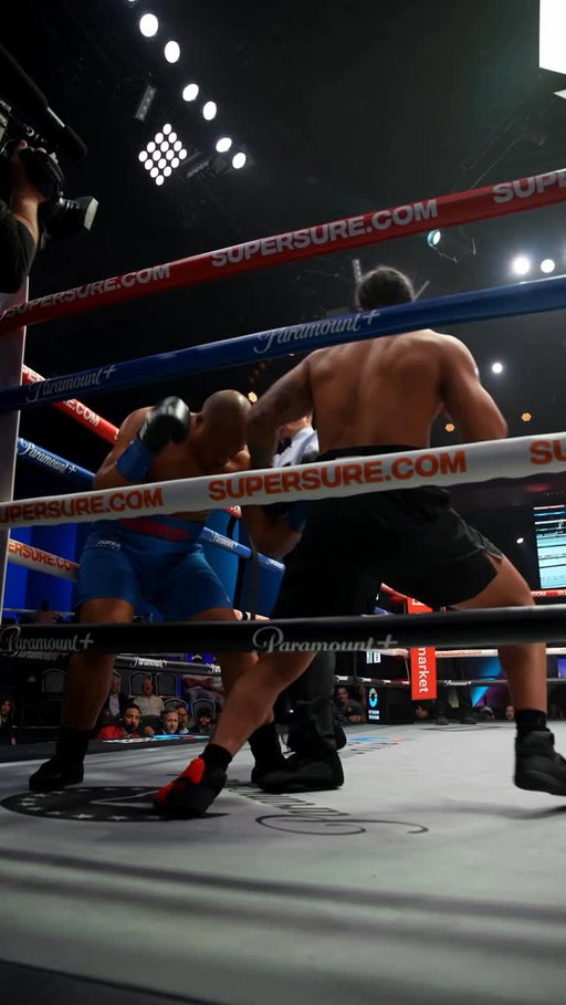 HE CAN’T BE STOPPED 😱

@TeamMazirati earns himself a RD1 TKO

WATCH #ZuffaBoxing06 NOW on @ParamountPlus