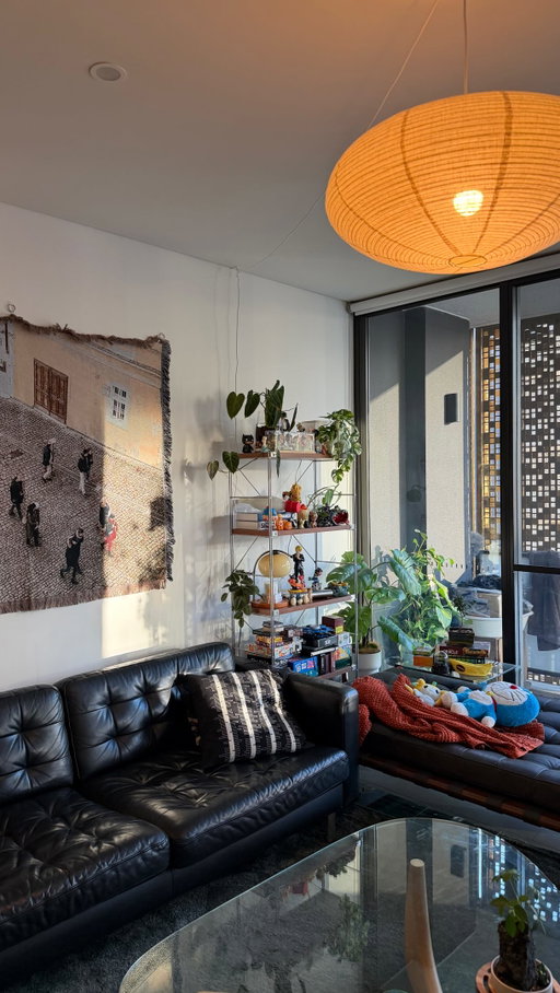 the goal here is to lose all depth perception ;) 

#homedecor #cozy #ambientlighting #mlm #lgbt
