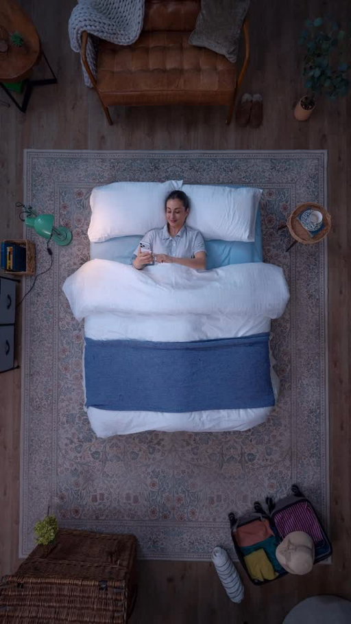 Travelling with @bookingcom is as easy as 3, 2, 1