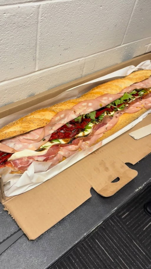 A huge thank you to @giovannipaolony @giovannis.italian.deli and @g_and_r_deli_ for feeding us in the @UFC dressing room before the fights in Newark! Phenomenal as always!