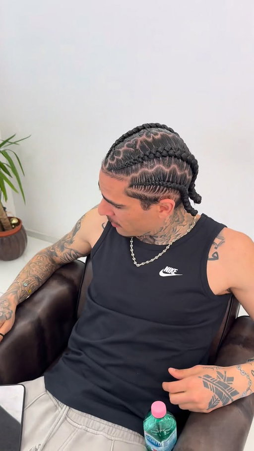 Not just braids…🖤

#fy#braids#switzerland#goviral#love