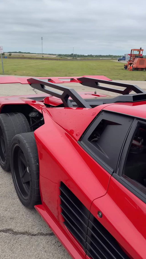First test run in the F6 was a success 🙌🏽 This car is an absolute BEAST on the track! 

Final reveal coming soon on YouTube 😈

#gasmonkeygarage #gasmonkey #ferrarif6