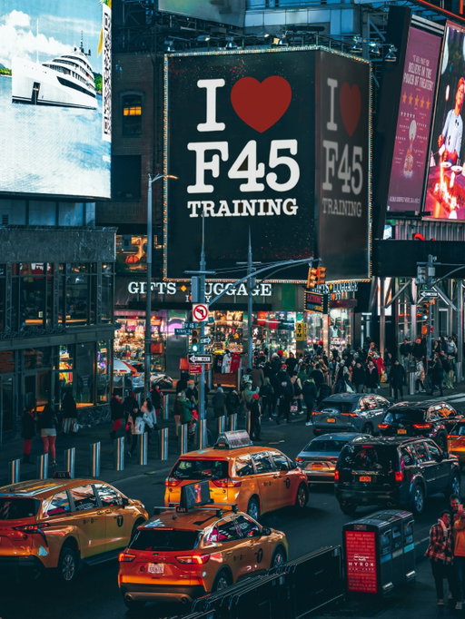 NYC, are you ready? 🗽 For the first time, @hyroxamerica returns to NYC for one massive event across two weekends. Get ready for 10 days of racing, from May 28– June 1 and June 3–7. Set to be the largest HYROX event in North American history. Drop your race below. ↓