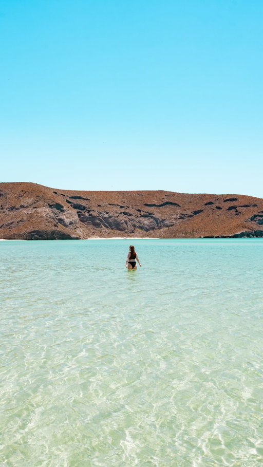 Yesterday we went snorkeling with sea lions in Espíritu Santo, La Paz, and I genuinely can’t stop thinking about it 🦭 

We booked a full-day island tour with @mexicotraveladventure and it was one of those days that makes you fall in love with travel all over again. Here’s everything we did:

🌊 Snorkeled with a wild sea lion colony inside a protected national park. They were SO playful and swam right up to us

🏖️ Stopped at a private beach with the most crystal clear water 

🍋 Had fresh ceviche for lunch right on the beach
🐬 Spotted mobula rays jumping out of the water, dolphins riding the waves, AND humpback whales on the ride back

The tour guides were amazing — super knowledgeable and really mindful about keeping us safe while respecting the wildlife since Espíritu Santo is a protected biosphere reserve.

If La Paz is on your radar, this tour is a non-negotiable! 🌊 

#lapaz #espiritusanto #losislotes #bajacalifornia #lapazbcs
