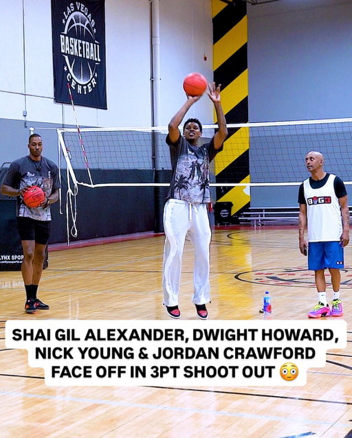 Gillie challenged former NBA pros to a 3 point shoot out. 🔥  @gilliedaking @dwighthoward @swaggyp1 @jcs_steeelow 
🎥 : @cazzieballislife