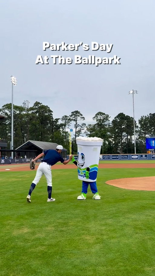 Nothing better than a night at the ballpark ⚾️🌭
Last Friday we had the best time celebrating Parker’s Day at the Ballpark with the Statesboro community and cheering on @gsathletics_bsb And yes… Chewy absolutely crushed the first pitch 💥 #GATA #HailSouthern #GSUBaseball