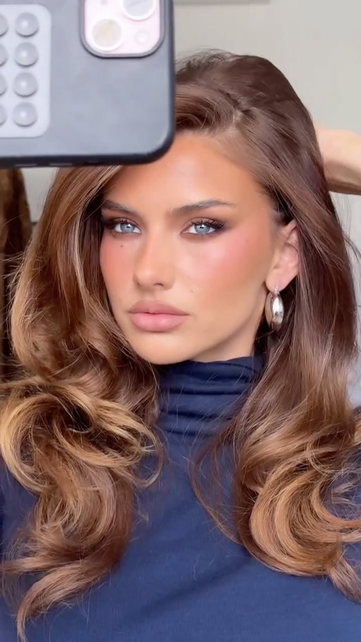 A soft Smokey always hits 

Using @taniellejai Stayliner in MILK CHOCOLATE and RUM & RAISIN for the perfect creamy wing, so easy

Plus TURKISH DELIGHT on the lips

Model is gorg @brittanyjhamilton for the @taniellejai STAYLINER campaign 
Hair by @shannonjjwilliams 🤎