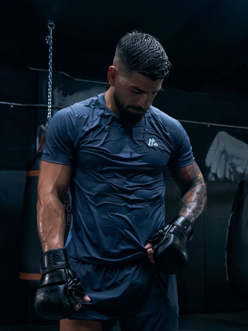 Silence, focus, and consistency.
Discipline always leaves a mark.​​​​​​​​​​​​​​​​

Silencio, enfoque y constancia.
La disciplina siempre deja huella.