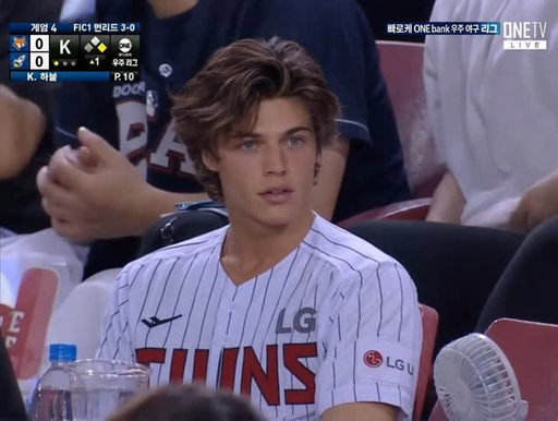 Had to hop on the Korean baseball trend