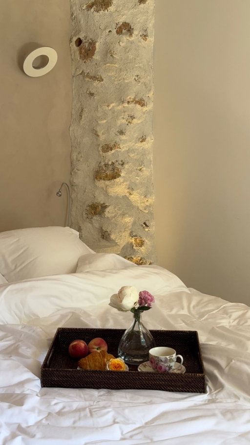 A slow life in Provence is all I need 🤍 send this to someone you would love to be here with!

—
#slowlife #provence #villa #southoffrance