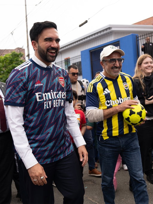 With Soccer Streets, we’re partnering with @nycmayor and @streetlab to turn city streets into safe spaces for play, connection, and joy. From pickup matches to community celebrations, we’re inspiring the next generation ahead of the big games this summer—one neighborhood at a time.
 
Thank you to @nyc_dot @nycschools @nycschoolsustainability @streetlab @ps32belmontschool ❤️
 
#FeedtheDream