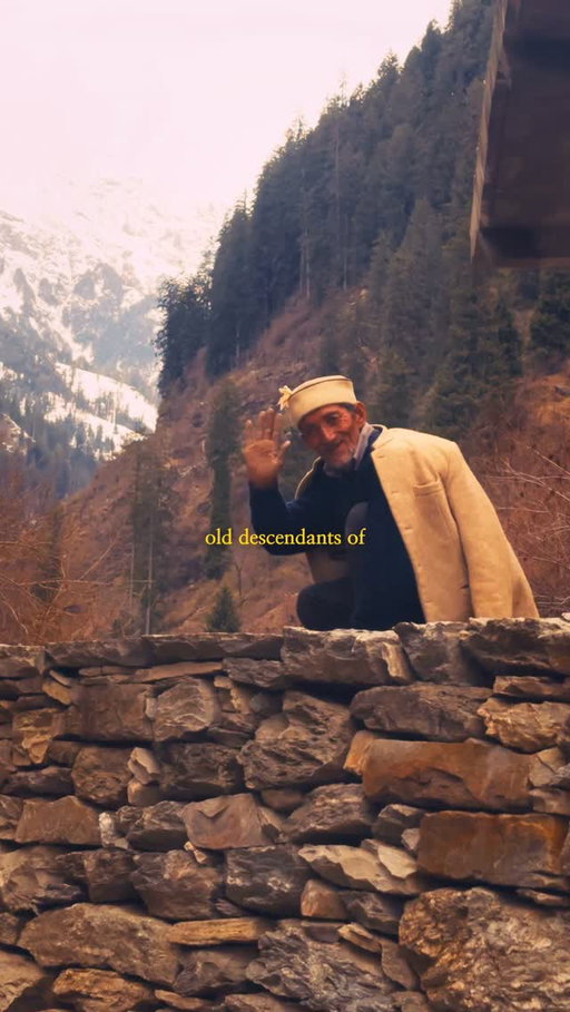 the world’s CRAZIEST firm is located in this self governing town called Malana in the state of Himachal Pradesh in India. One of the weirdest places I’ve visited for sure given that you can’t touch anyone or anything or else you have to pay a £30 fine. Mental that there’s a potential link between the locals there and Alexander the Great! Ironically is the reason why they see themselves as superior to others hence the no touching rule! They also love to dabble in dirty matcha🍁, which was a fun fact to realise while visiting :)