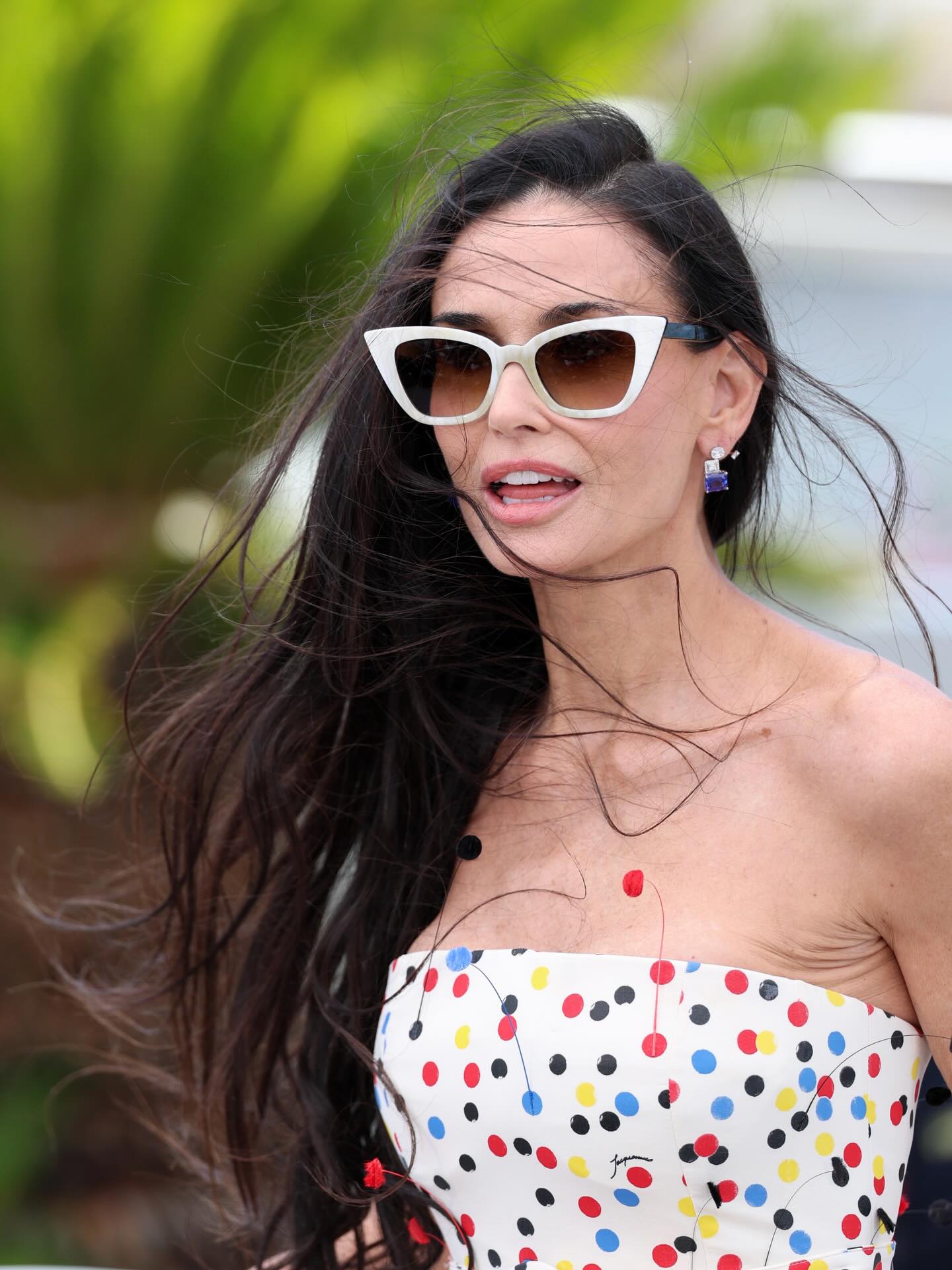 Spotted: @demimoore in polka-dot perfection @jacquemus to kick-off #Cannes Film Festival, with a pochette big enough for @pilaf.littlemouse, but where is the little pooch?! 🔍👀

Get all the details on the confetti-colored look styled by @bradgoreski at the link in bio.