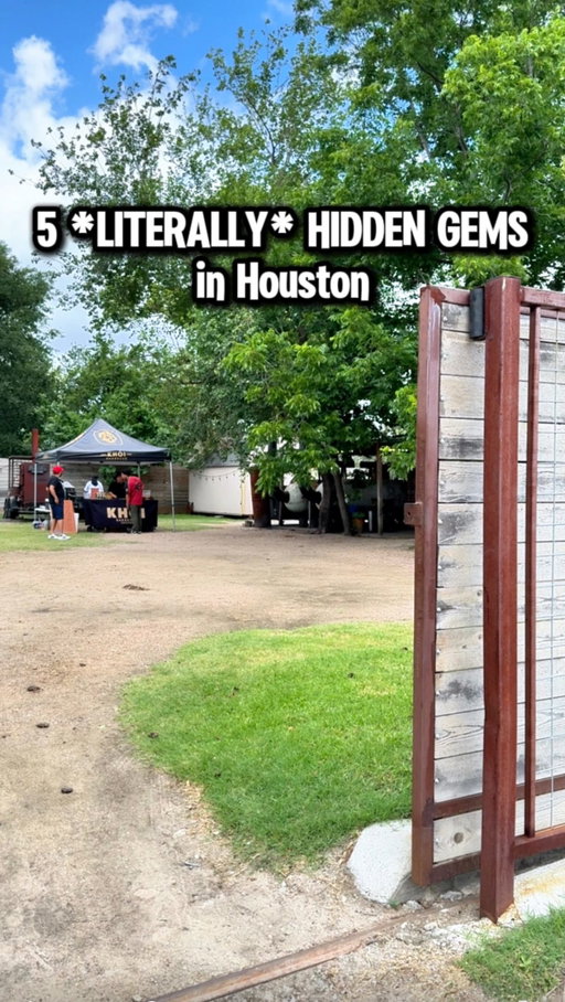5 *literal* hidden gems in Houston that you need to visit!

📝 @khoibarbecue is only open on Sat & Sun (sells out fast!), and Burmese food is only served on weekends at Shine as well! 

Make sure and check all days & hours on google before visiting these spots :)

#houston #houstonfoodie #houstonfood #houstontx #hiddengems
