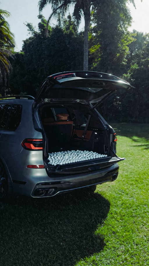 Saw this and couldn’t 𝘯𝘰𝘵 try it. 
 
@carlitosalcarazz you had your moment… now let’s bring golf into it. ⛳ 
 
#BMWGolfsport #DrivenbyPassion 
 
The BMW X7 M60i xDrive. 
#THEX7 #BMW #X7 
 
Mandatory information according to German law ’Pkw-EnVKV’ based on WLTP: energy consumption combined: 293-292 l/100 km; CO₂ emissions combined: 12,9-12,8 g/km; CO₂ class(es): G