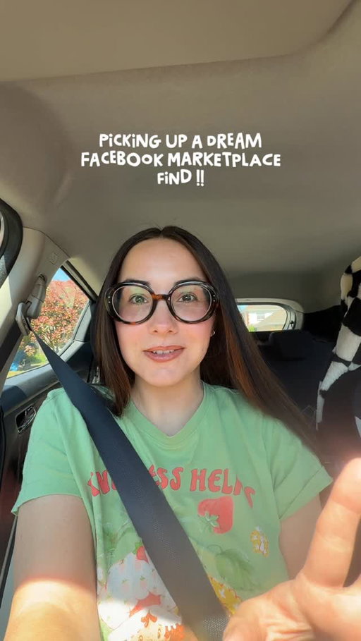 Our first Facebook marketplace find of the renovation !! What do you think?! If you have any tips on how to restore it, pls let me know ⬇️🧡