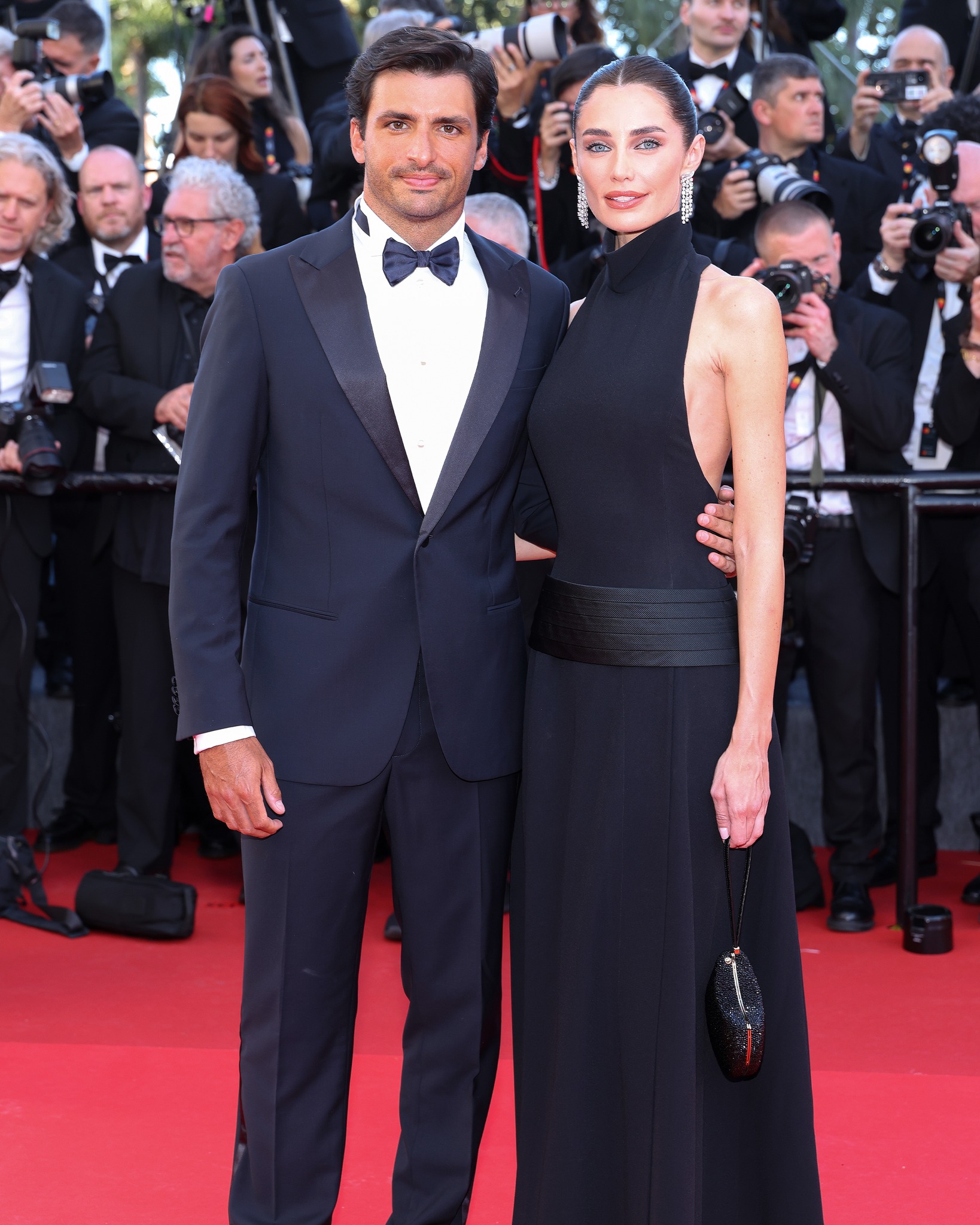 Carlos at Cannes! 🤩 He's joined by his partner Rebecca at the Cannes Film Festival 🎬

#F1 #Formula1 #CarlosSainz