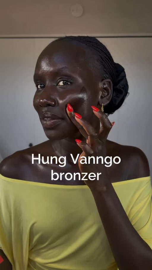 @hungvanngobeauty Tansculpt bronzing contour balm.
@hungvanngo this is how you make a bronzer for dark skin😍🫶🏿
 

#hungvanngobeauty #bronzer #blackgirlmakeup