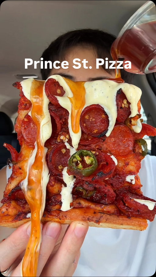 trying @psp_ca for the first time #princestreetpizza #mukbang #asmreating