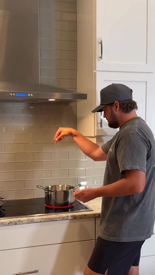 Dirty Spaghetti @jacquelinethoma 

#cooking #food #husbandandwife #recipe #ICanMakeThat