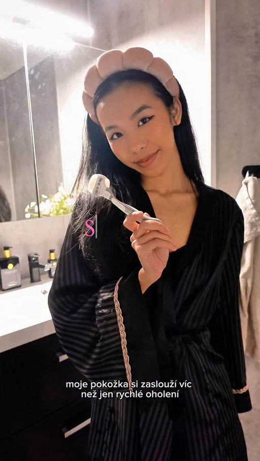 #SpolupracesGilletteVenus | Pokožka si zaslouží tu nejlepší péči. Díky Venus Comfortglide Sugarbaby je krásně hebká a hladká. Vylepši i ty svou self-care rutinu a tvoje pokožka ti poděkuje. S kódem LINDA25 na Alze získáš -25% na všechny Gillette Venus produkty. 🌸💕✨

@gillettevenus_ce