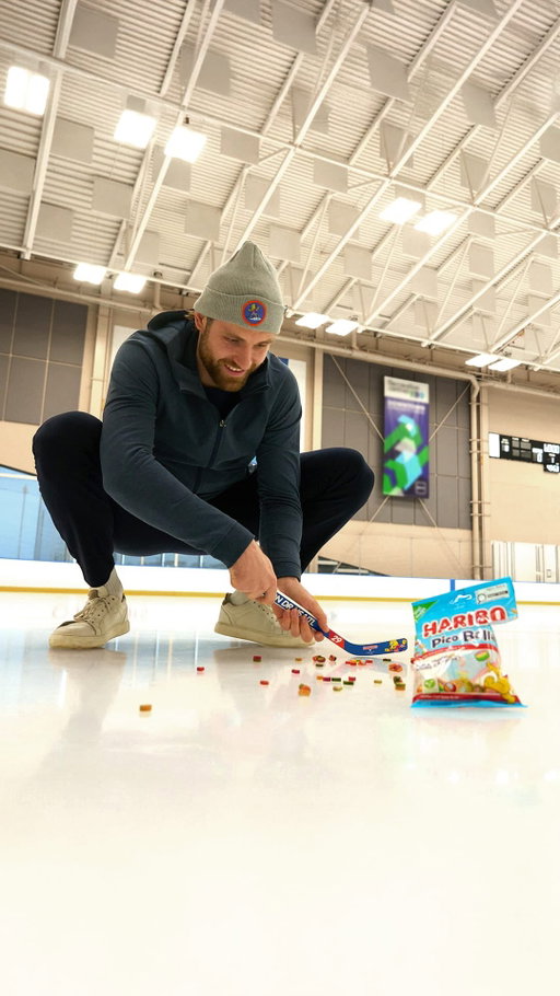 Get a chance to WIN at @haribocanada

Pico-Balla on a string 🏒

Your turn.