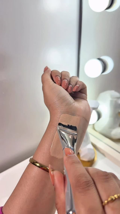 Luxury beauty mail just arrived ✨🤍 
Unboxing the newly enhanced Armani Beauty Luminous Silk Foundation and I already know this is about to become a favourite. 

The packaging looks so chic, the formula feels incredibly lightweight, and the glow it gives is absolutely beautiful. Armani really upgraded this iconic foundation with skincare ingredients like niacinamide and glycerin for that radiant skin-like finish ✨ 

Can’t wait to test this properly for a full glam look 🤍 

#ArmaniBeauty #LuminousSilkFoundation #PRUnboxing #LuxuryBeauty #MakeupUnboxing