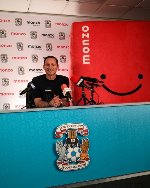 BTS of our shoot with Frank Lampard, to announce our third season sponsoring Coventry City FC 🏆

Fun fact: the journalists in the background of the video are actually our Sky Blue Monzonauts, a group of Monzo employees who work in and around Coventry and support the team. They’ve helped us with lots of elements of the partnership throughout the year and we’re so grateful they took time out of their days to help us film!