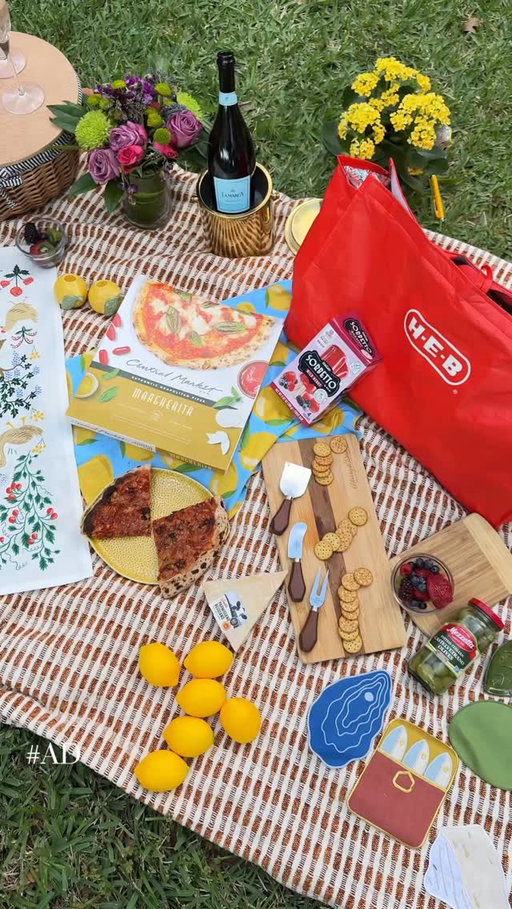 #ad ✨🍋 @heb has all the wonderful Italian items you’ll need for a fun picnic or girls day! You won’t need to hop on a plane to feel like you’re in Italy this summer with H-E-B! @ITAtradeagency