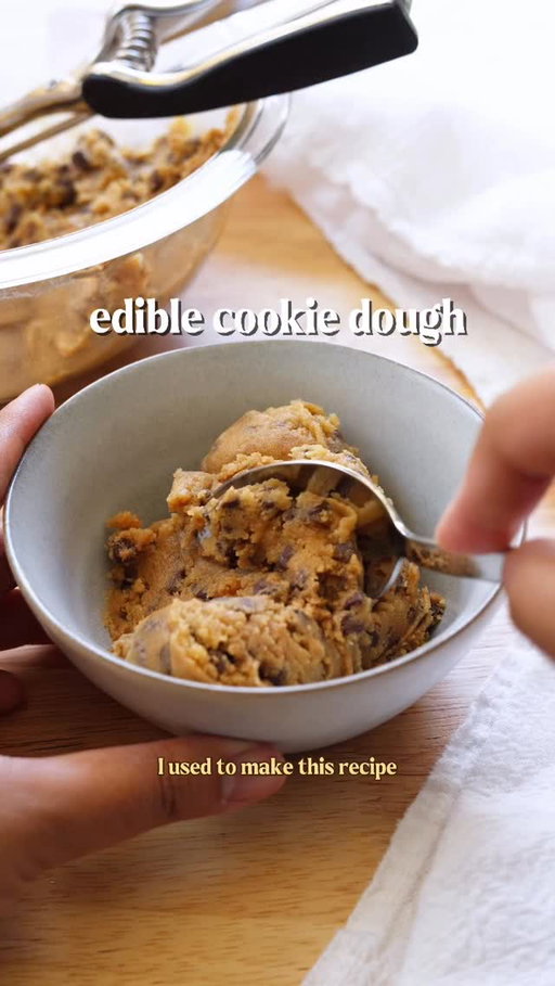 frostings and toppings, ep 1: edible cookie dough!!!

you can eat it by the spoonful or roll it into cookie dough bites 😌 i like to eat it with my oatmeal, ice cream, banana pudding, & more!

want the free recipe? comment “LINK” to my blog post, where you can print it, pin to @pinterest, and leave a review 🫶🏼 

#BitesByBianca #EdibleCookieDough #NYCCreator #NYCFoodBlogger #VitalFarmsVFF

https://bitesbybianca.com/edible-cookie-dough/