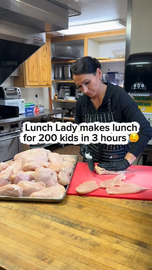 Lemon Pepper Chicken Pasta 🍋

I fed 200-220 kids 
60 kids pre-k to 2nd grade 
60 kids 3rd grade to 5th grade
100 kids 3rd grade-12th

What I used:
40lb chicken breast
20lb thin spaghetti pasta
4-1/2 gallon heavy cream 
2-32oz chicken broth
4lb grated Parmesan cheese
8 lemons (their juice and zest)
2 cups minced garlic
2 cups shallots
2 cups of mayo (to marinate chicken)
4 sticks of butter 
Dan-O’s lemon pepper seasoning
Salt
Fresh parsley
Red pepper flakes (optional)

@danosseasoning
 #danospartner #Instantlylegendary
#Zestisbest #Citruswithswagger
