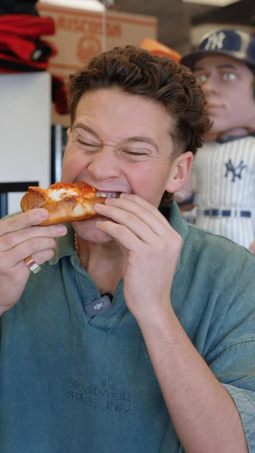 Sauce. Cheese. Cheese. Sauce. That is how you do it. 🍕🔥

La Casa Formoso in Northvale NJ and this pizza is a real deal. This is just a clip. The full video is coming soon and you are going to want to see everything we got into that day. 😂🤍

#italianfood #pizza #tastetest #onebite #italiansdoitbetter