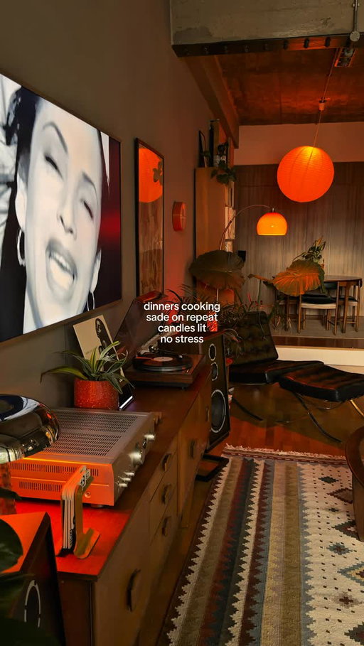 these vibes all summer long 💭

#apartmentaesthetic #midcenturymodern #foryou #interiordesign #boyandgirlapartment apartmenttherapy couplehome loftdecor nycapartment coupleapartment dayvsnight midcentury midcenturymodern loftapartment hisandherapartment moodlighting livingroominspo interiordesign loftapartmentvibes apartmenttour