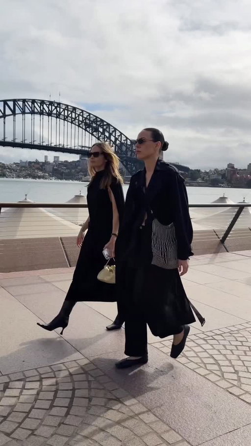 A good morning for it @esse.studios @afcaustralianfashionweek 🤍
@kaity_modern 

#sydney #fashionweek #ootd #sydneyharbourbridge #esse