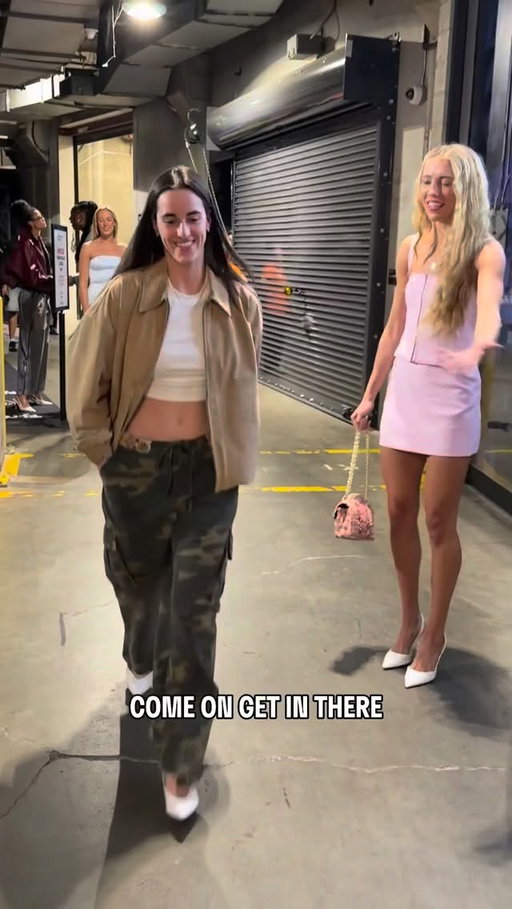 Caitlin Clark said no time to pose for photos 😂 😂 

IND-LAS | 10:30pm/ET | USA Network | #WNBASeason30