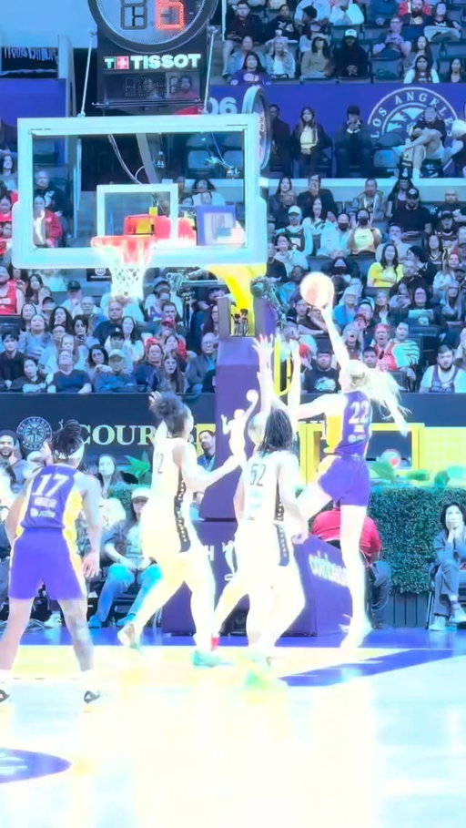 Cam pullin’ all the tricks out on this one ✨

Brink spins past her defender and gets inside for the bucket! 

IND-LAS | USA Network | #WNBASeason30