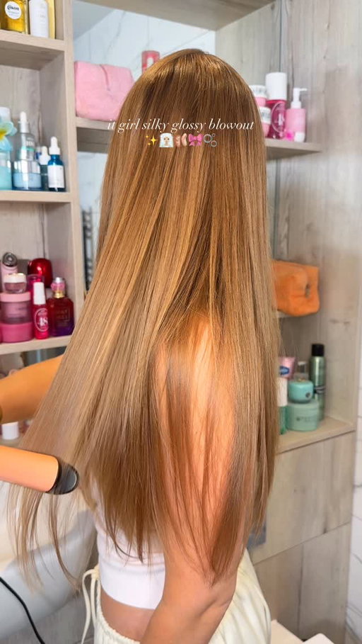 silky glossy blowouts >>✨🧖🏼‍♀️🩰🎀🫧

products
@lorealparis glycolic gloss shampoo*
@kerastase_official genesis masque reconstituant hair mask*
@lorealparis glycolic gloss lamination rinse off*
@tangleteezer detangler brush*
@cocoandeve hair turban*
@theouai scalp serum*
@kerastase_official anti frizz glaze milk*
@lorealparis glycolic gloss leave in serum*
@ghdhair speed hair dryer*
@ghdhair chronos hair straightener*
@gisou honey infused hair oil*
@rarebeauty hair + body fragrance mist * 
@helloklean shower filter*

(*pr products)

#hairgloss #hairglowup #haircare #hairroutine #haircareroutine