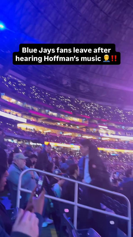 Fans who left the building with no faith in Hoffman ended up missing an EPIC ending to the game 🤯🚨

🎥 spen____ - X 
#mlb #bluejays #toronto