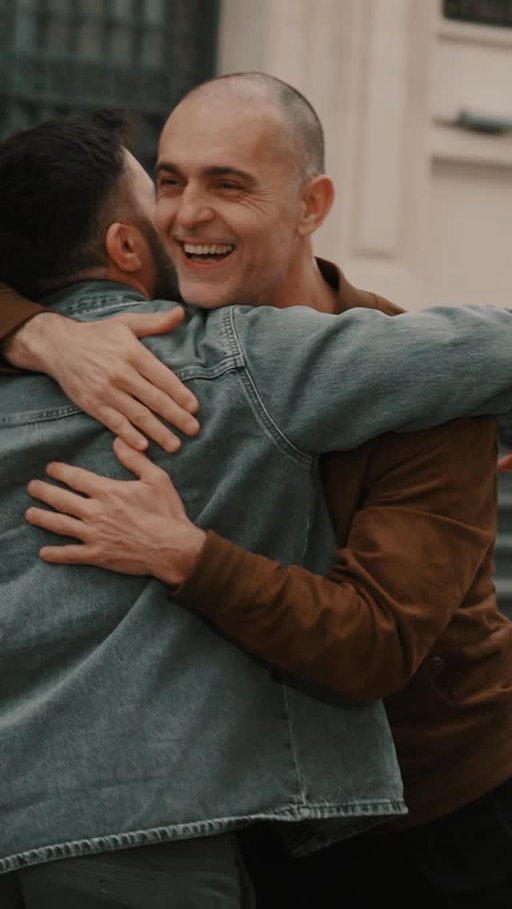 Literalmente, las personas correctas en el lugar correcto 😭 ❤️ 

Literally the right people in the right place 😭 ❤️ 

Literalmente, oamenii potriviți la locul potrivit 😭 ❤️