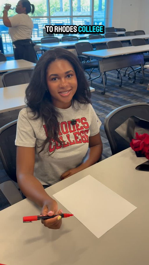 Artistry in recruiting 🎨 🖊️ 

On Signing Day, using @uniballco @posca_usa pens, we asked Rhodes College commit Alana Sims to draw out her recruiting process from start to finish. From starting  out at @imgacademy to her commitment at Rhodes, follow along as Alana drew out her process. #recruiting