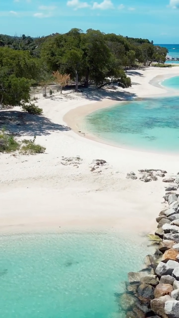From above, the beauty of Heywoods Beach feels almost unreal.🇧🇧🌊✨
Tucked along the North West coast of Barbados near Speightstown, this stretch of coastline is where calm turquoise waters meet soft golden sand and endless island serenity.

📹: @barbadosuncovered 

#VisitBarbados #LoveBarbados #MyBarbados
