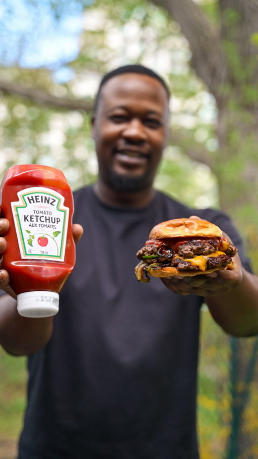 #ad Backyard Jalapeno Smash Burger! 
Double smash patties, cheddar cheese, butter-toasted brioche buns, jalapeños and shaved onions — and to tie it all together, Heinz.
This is what I mean when I say a burger shouldn’t be complicated. Just proper ingredients treated right, no overthinking.
And for me, no matter how I build it, Heinz is always that finishing touch. It’s what brings everything together and turns it into a proper burger.
#HeinzKetchup #HeinzSummer
@heinz_ca