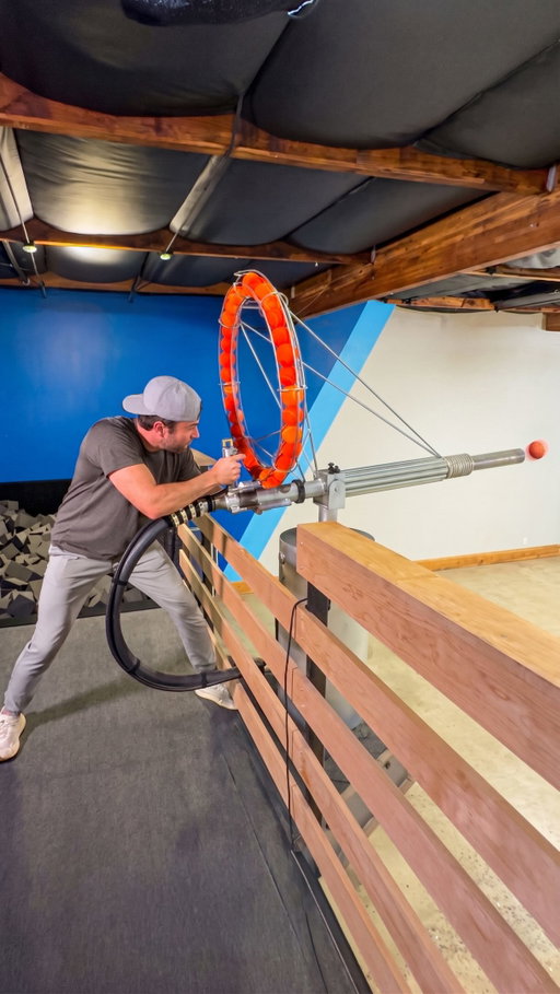 Someone call @dudeperfect!