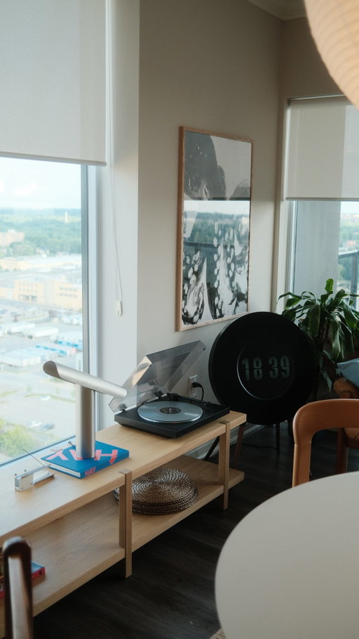 a lil quiet corner update, finally found the perfect piece to cover awkward window ledge 🙂‍↕️

Link in my bio!

#ikeafinds #cozyhome #apartmentinspo #japandi #wabisabi