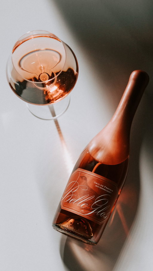 Grab a glass of cold rosé on our sunny rooftop ☀️

📍Quilt and Co., Napa, CA