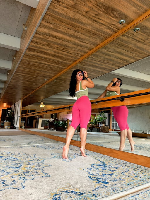 and now back to regular programming. dryscoopgirl take it away 🎤 See yall Tuesday & Thursday 5:30 pm 🔥 who can guess the reference 🤔

#barreinstructor #pilatesinstructor #yogainstructor
