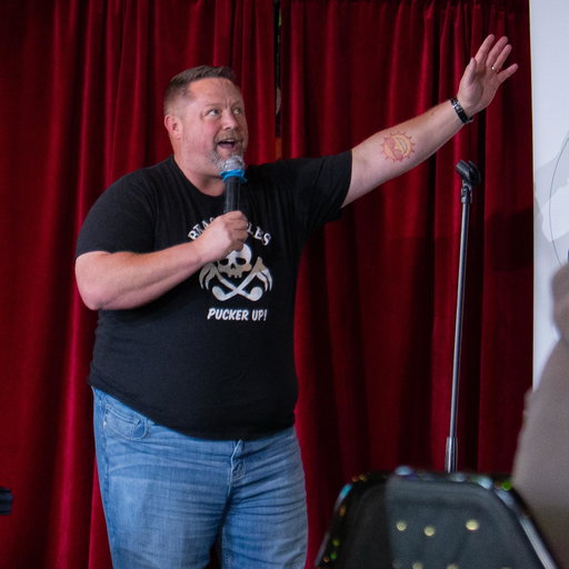 Had a great show at Billy Frogs in Sioux Falls with John Small and Charlie Martin.

Also ran into Alisha Rayne who will be performing there next week (show plug, nailed it). 

Some guy won money off of a raffle. It was a good time. 

#siouxfalls #standupcomedy