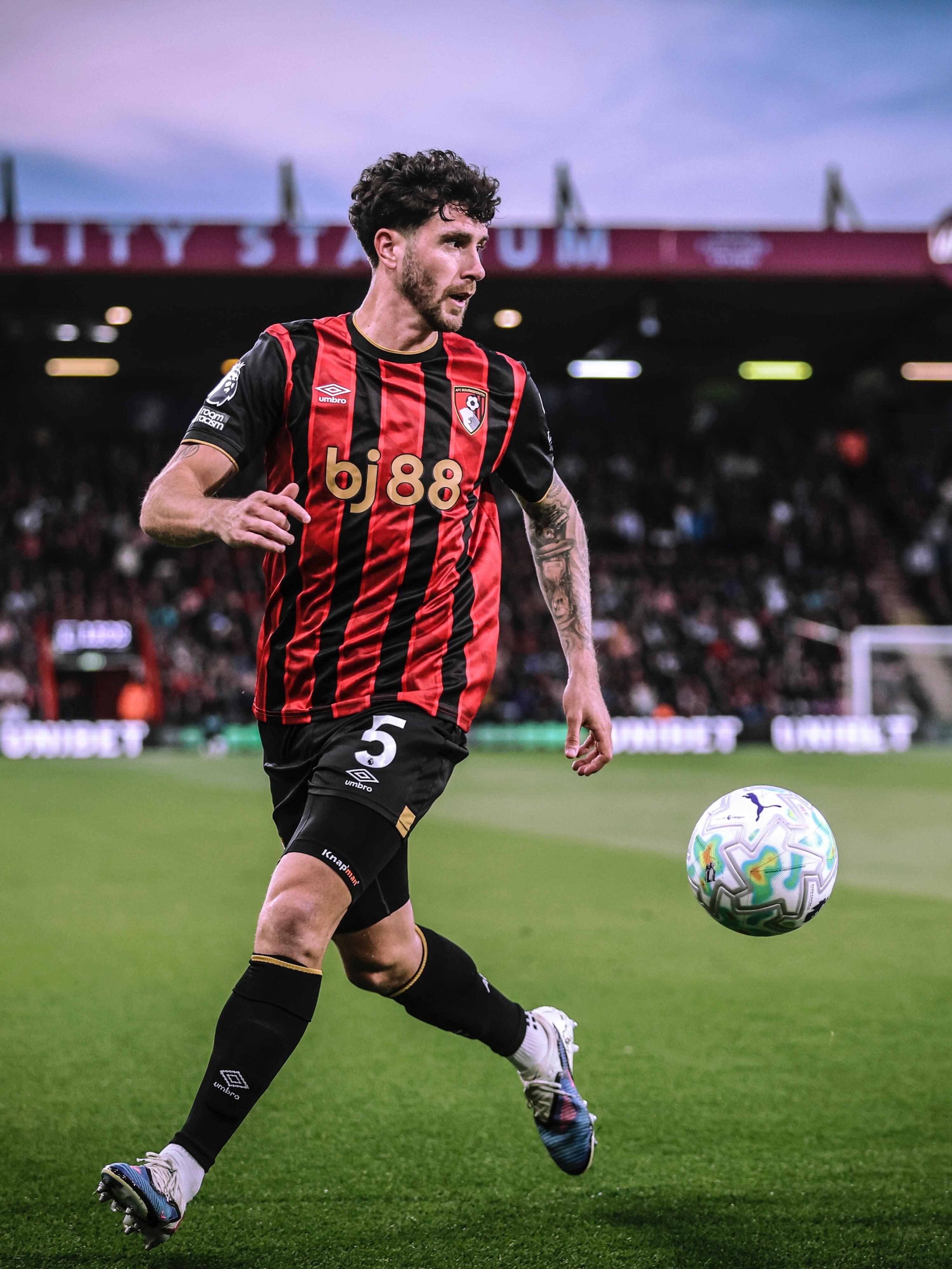 We can confirm that Marcos Senesi will leave the club this summer upon the expiry of his contract, bringing an end to four memorable years on the south coast.

Since arriving from Feyenoord in 2022, the centre-back has been a key figure in one of the most successful periods in the club’s history.

A commanding presence at the heart of the defence, he has made 124 appearances for the Cherries and played an important role in helping the club cement its place in the Premier League.

During the club’s record-breaking 2024/25 campaign, Senesi was a vital part of the squad that achieved the club’s highest Premier League points tally in AFC Bournemouth history (56), while also helping the side record a ninth-place finish.

Over the years, the defender has scored crucial goals in historic wins over Manchester United, Crystal Palace and Brighton & Hove Albion, while he has also been crucial to the side’s 11 clean sheets so far this season.

Speaking about his departure, Senesi told afcb.co.uk: “From the first day I arrived, I felt at home at this club. I’m proud of everything we achieved over the last four years and I’m grateful for the support the fans have always given me.

“AFC Bournemouth will always hold a special place for me and I will look back at my time here with fond memories. For now, there are still two big games left of the season and I’m looking forward to seeing what we can achieve together.”

AFC Bournemouth will celebrate Marcos’ contribution to the club at Vitality Stadium following the final home game of the season against Manchester City.