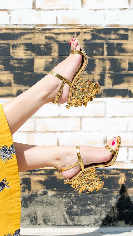 A statement shoe is always a good idea ✨

#heelscollection #shoesofinstagram #shoeaddict #shoelover #designershoes
